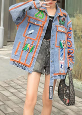 Lässiger orangefarbener Jeansmantel mit Peter-Pan-Kragen und Taschen im Patchwork-Stil